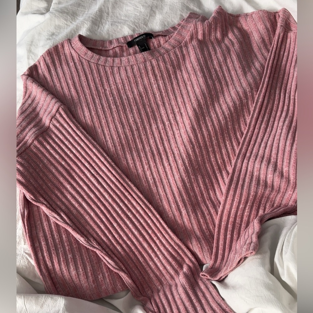 FOREVER 21 LONG SLEEVE SLIGHTLY CROPPED SHIRT -SIZE L